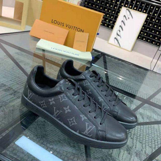 men LV shoes-205